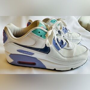 Nike AirMax 90 SE size 6Y shoes